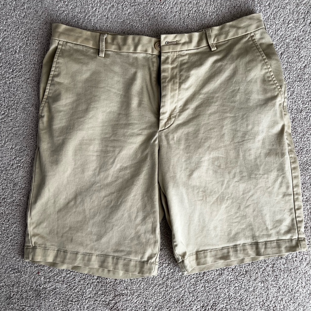 Izod Men's Khaki Flat Front Shorts